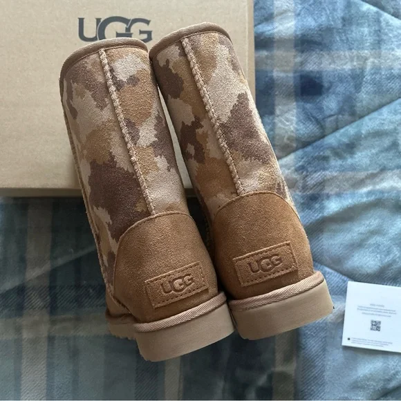 UGG Australia Short chesnut & Camo winter Boots 7 & 9 New in box - Picture 15 of 16
